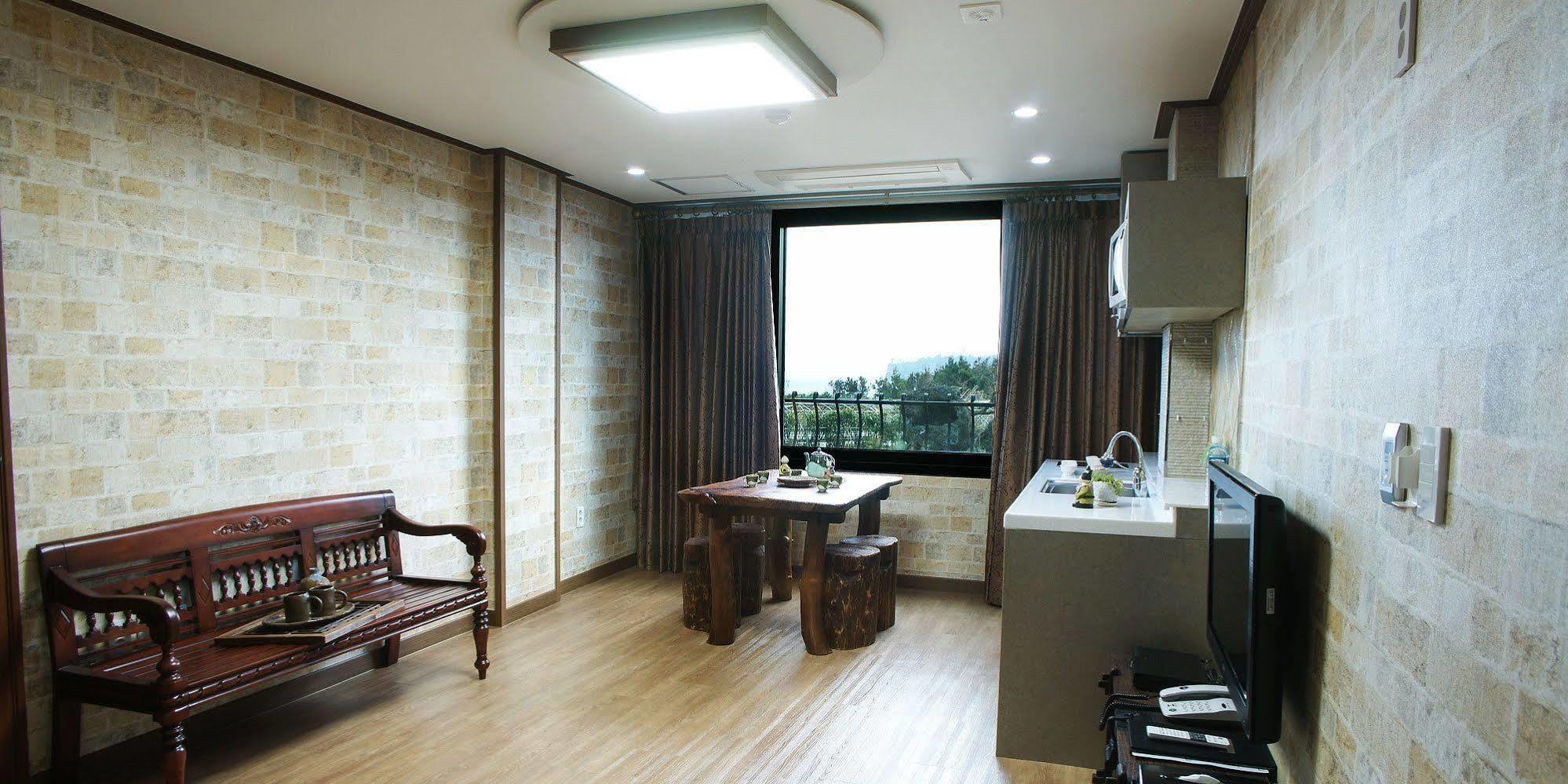 Olleyo Resort Seogwipo Exterior photo