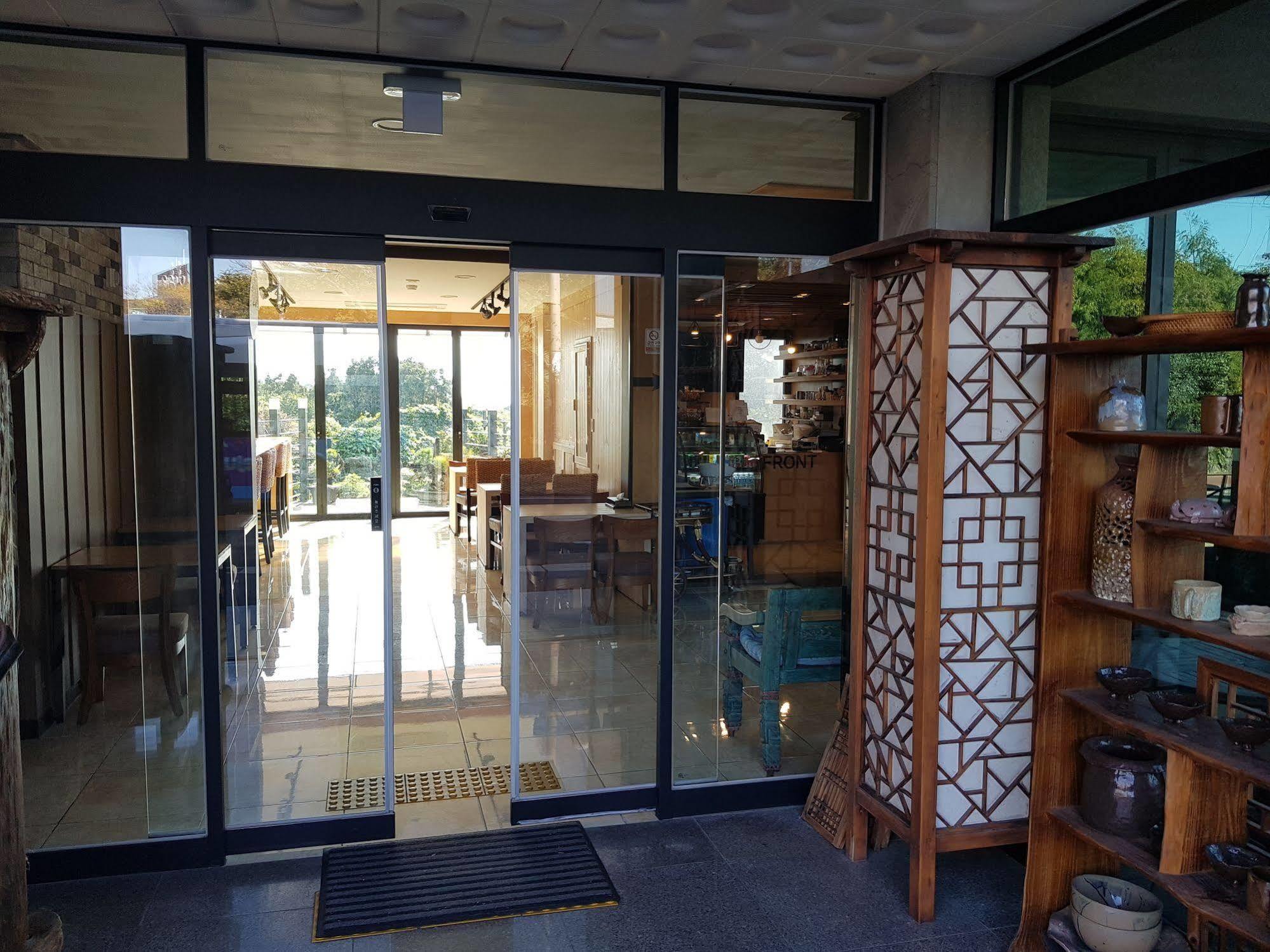 Olleyo Resort Seogwipo Exterior photo